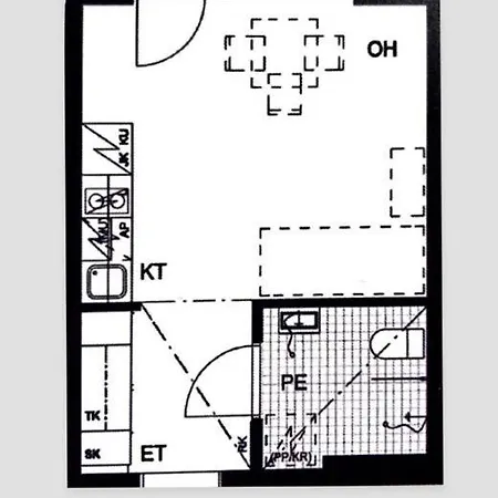 Apartment Next To Train Station, 7 Mins By Train To Airport *